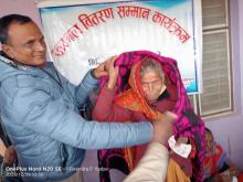 वडा नं ७ मा वडा अध्यक्ष बिरेन्द्र प्रसाद यादव ज्युले स्व्यम् आफै 350 थान कम्बलहरु गरिब,दलित,अपाङ,तथा एकल महिलालाई चिसोको मौसममा कम्बल बितरण गर्नु भएको जानकरी।