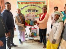 वडा नं. ८ मा संचालित श्रि सितलामाई प्याज गानो उत्पादन समुह क्लस्टर नं २ मा १ दिने तालिम मा यस वडाको वडा अध्यक्ष पुनीलाल साह तेली ज्युको प्रत्यक्ष सहभागिता तथा सहकार्यमा स्प्रेय टंकी र साना आौजार बितरण गरेको केही झलक......