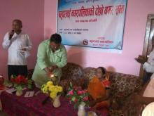 हाम्रो मेयर साहब द्वारा दीप बालेर नगर सभा को शुभारम्भ। 
